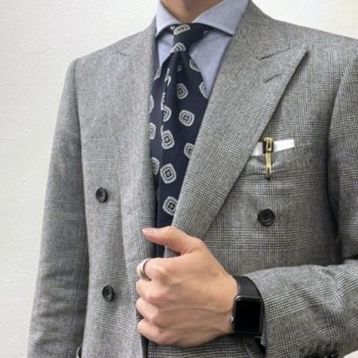 ビジネスシーンでのグレースーツの魅力のアイキャッチ画像