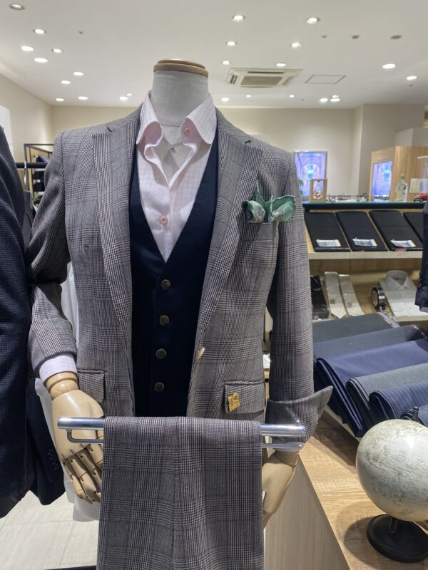 夏用スーツはいつから着るのがいいの❓❓のアイキャッチ画像