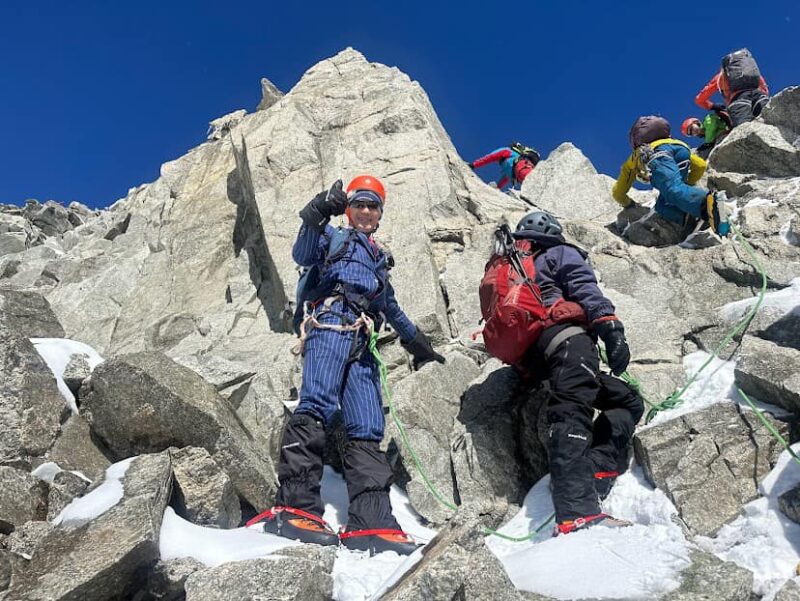 SADAのオーダースーツで、旭岳SEA TO SUMMIT完走からの、北海道最高峰・旭岳登頂に成功！のアイキャッチ画像