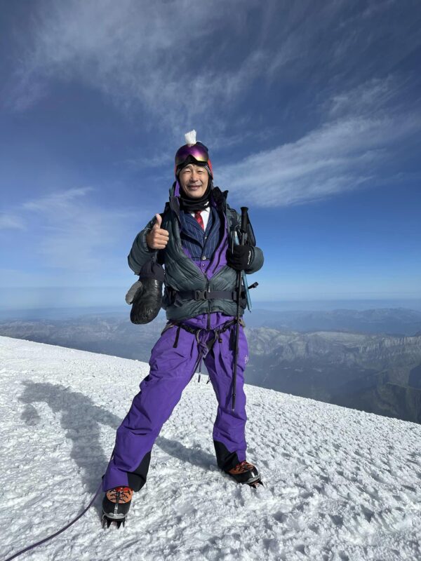 SADAのオーダースーツで、旭岳SEA TO SUMMIT完走からの、北海道最高峰・旭岳登頂に成功！のアイキャッチ画像