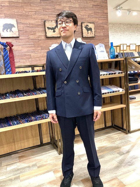 濃紺×ブリティッシュ調＝紳士の王道スタイルのアイキャッチ画像