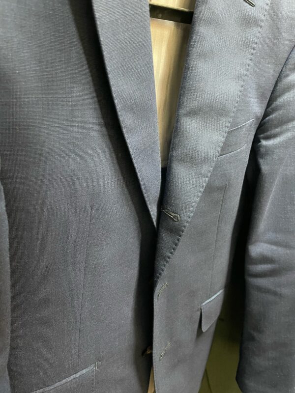 スーツデザイン紹介　　ステッチのアイキャッチ画像