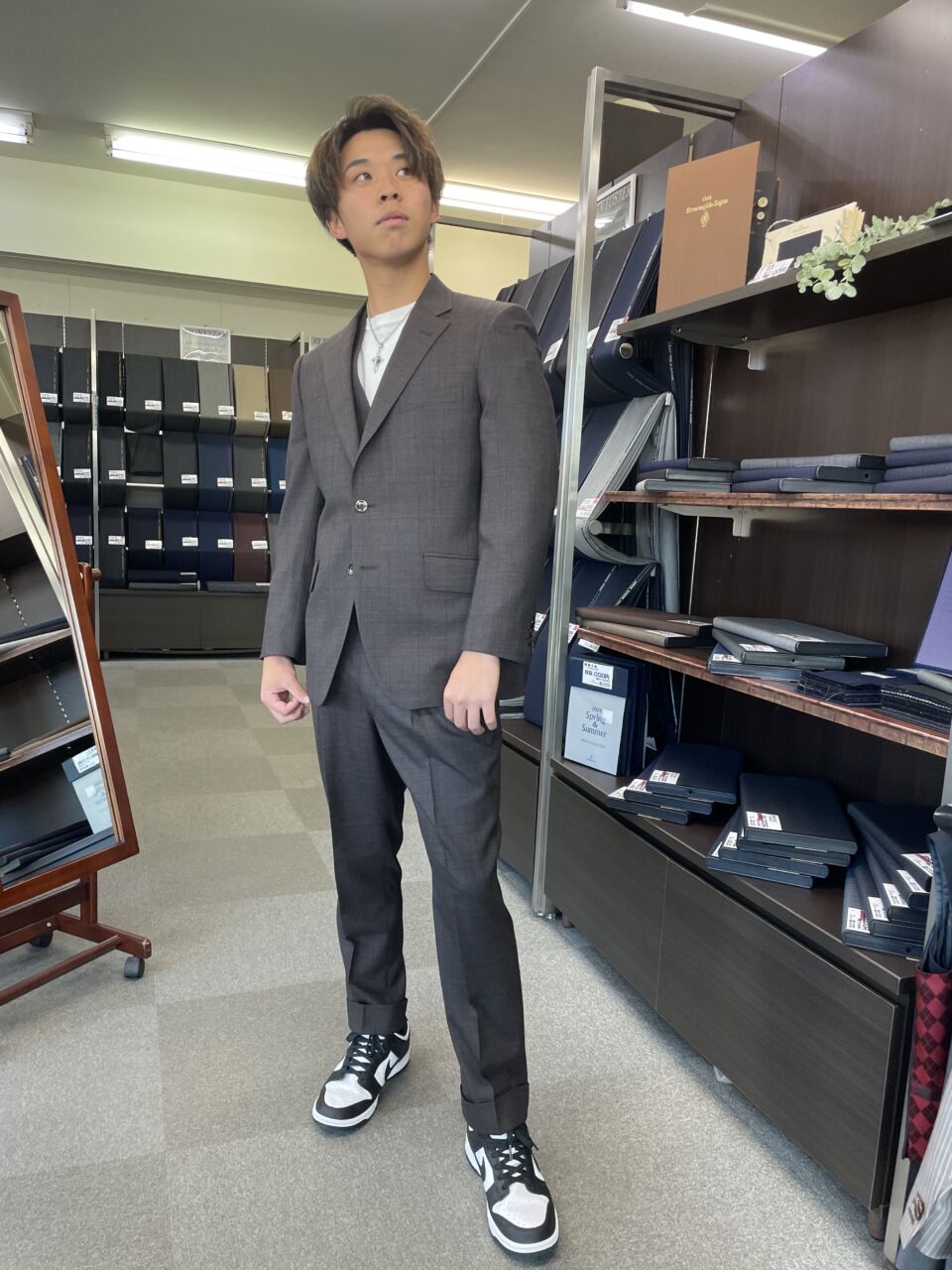 🌟トレンドカラーで成人式をお洒落に🌟-仙台駅前店スーツコレクション