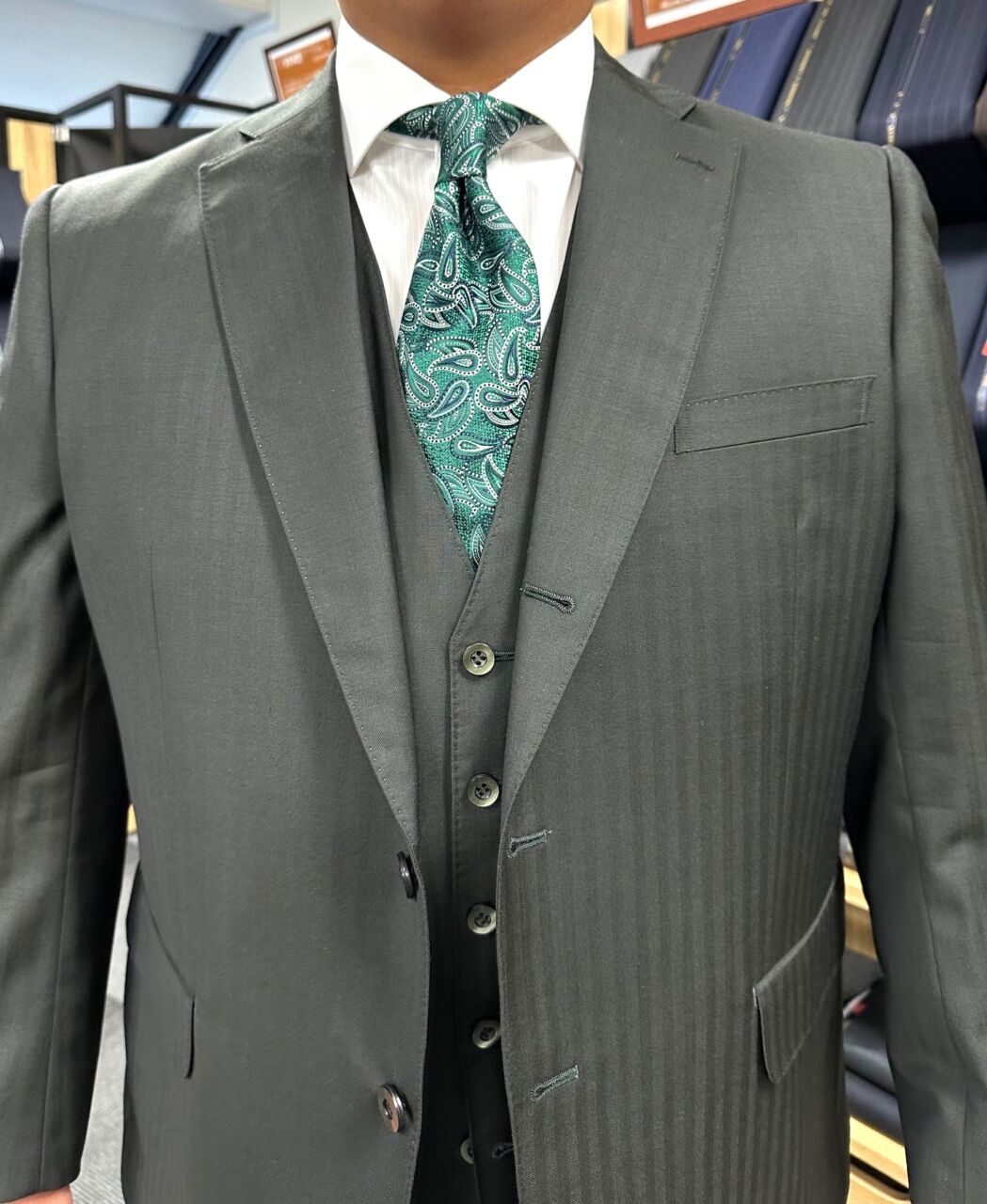 グリーン系・イタリア輸入生地「MARLANE社」Wool100%素材&ペイズリー柄