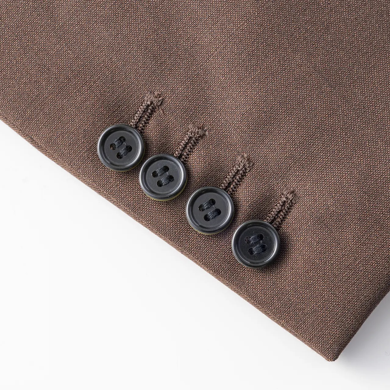 クラシックスタイルとは?ゆったりスーツトレンドとオーダー時のポイントを徹底解説 – オーダースーツSADAのアイキャッチ画像