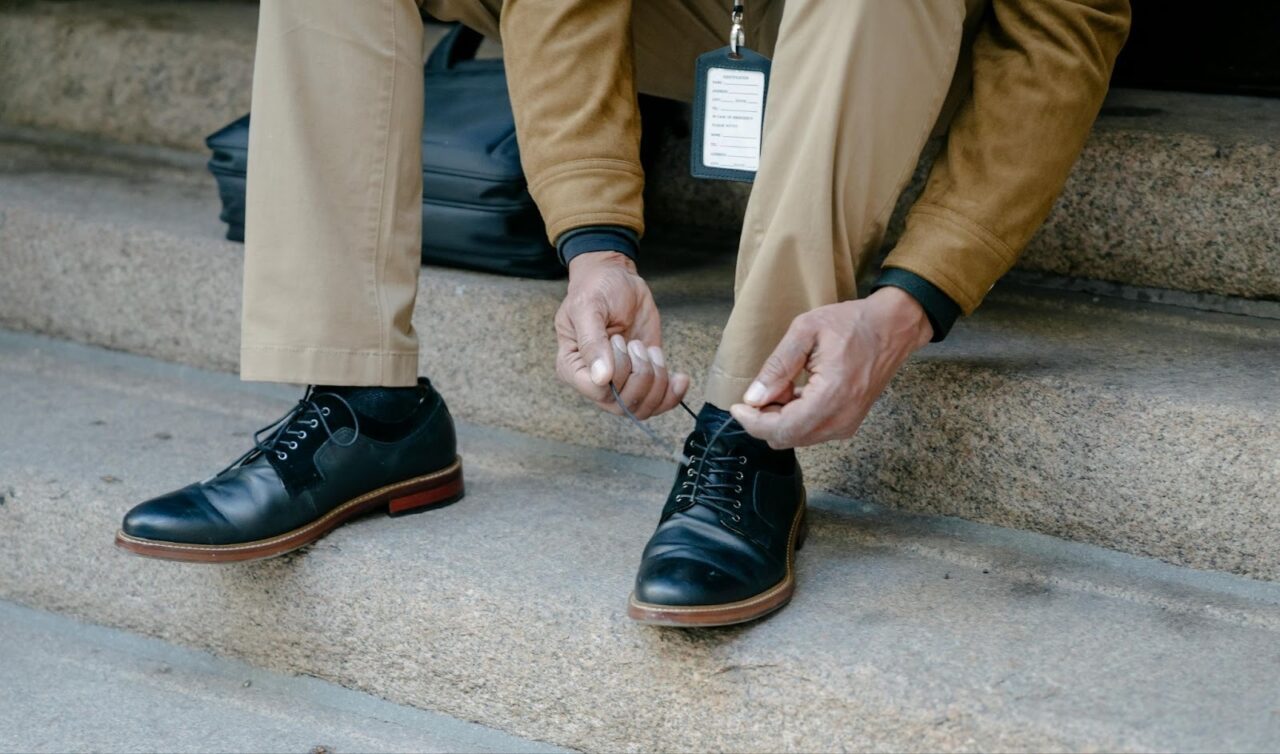革靴の種類と選び方：ビジネスからカジュアルまでの種類と特徴について解説 – オーダースーツSADAのアイキャッチ画像