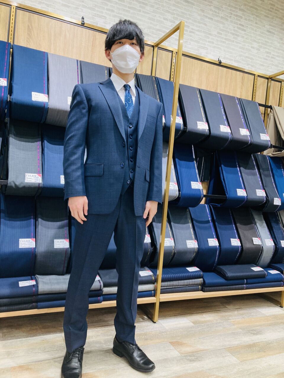 大人っぽさ溢れるネイビースリーピーススーツ-札幌駅前通店 大人っぽさ溢れるネイビースリーピーススーツ-札幌駅前通店