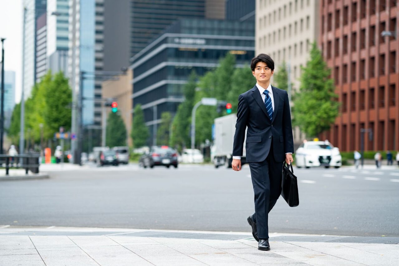 大学の入学式にふさわしい男性のスーツスタイルとは。コーディネートの ...