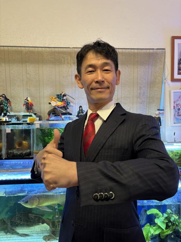 狩野英孝さんと、パンサーの尾形貴弘さんが、オーダースーツSADA宮城工場に来てくれました！のアイキャッチ画像