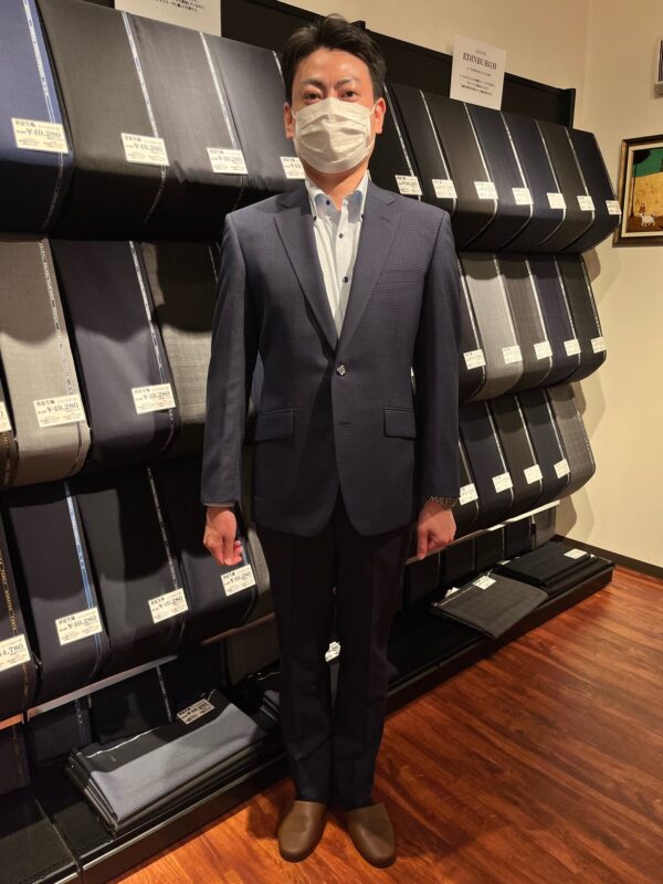 さりげないお洒落を演出！ギンガムチェック柄スーツ！のアイキャッチ画像