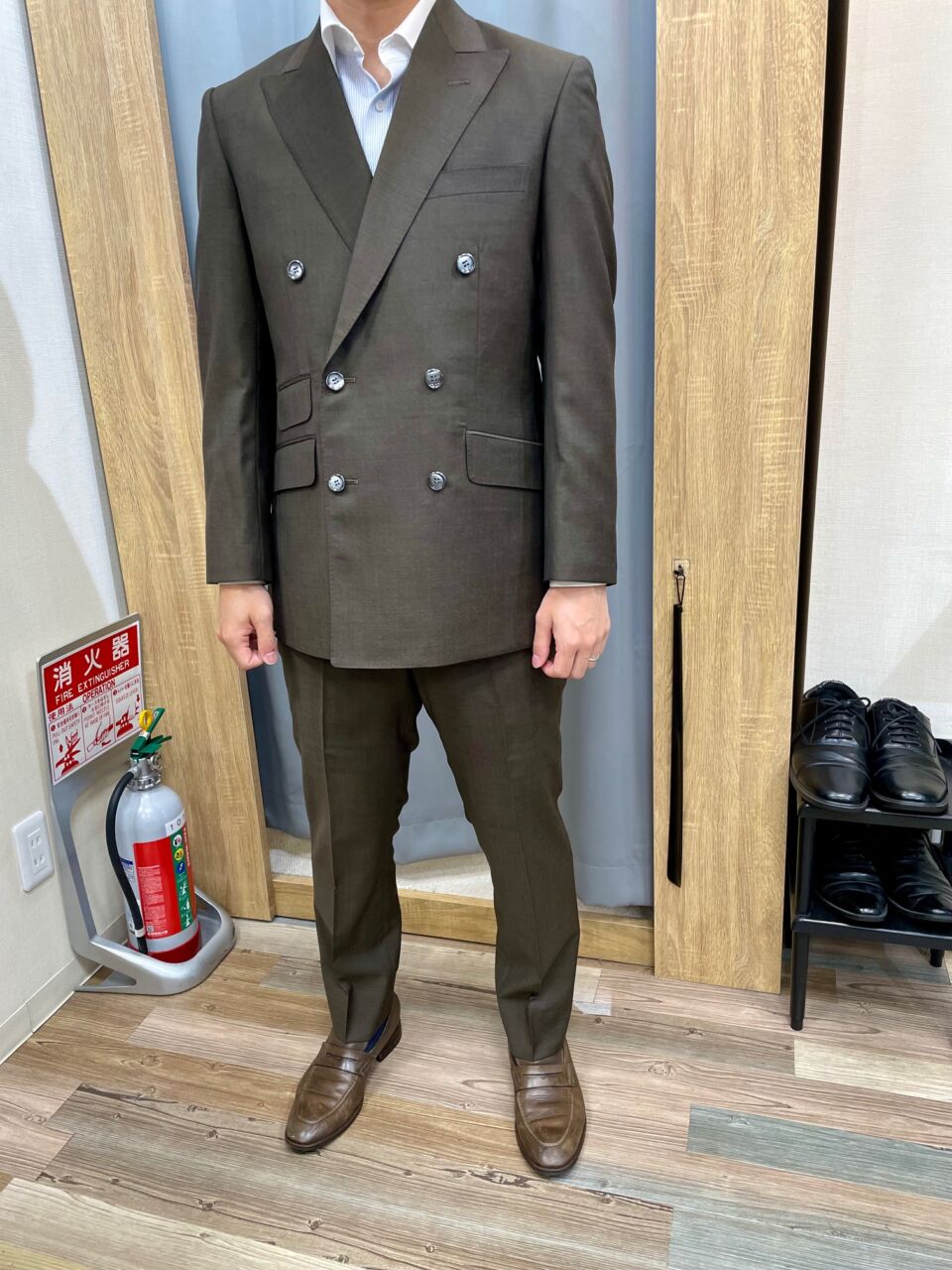 レトロなダブルスーツ-川崎アゼリア店スーツコレクション レトロなダブルスーツ-川崎アゼリア店スーツコレクション