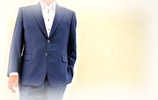 2278 七尾市長爽やかなネイビースーツの画像