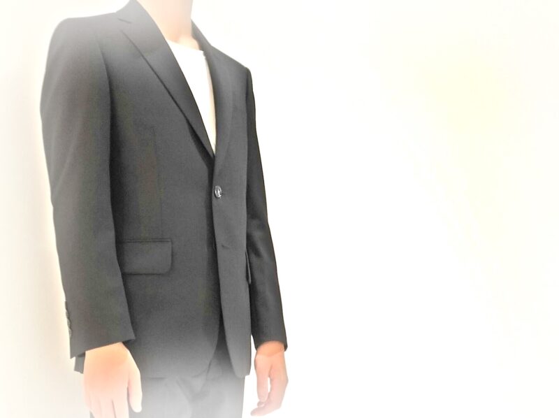 2302 王道のブラックスーツのアイキャッチ画像