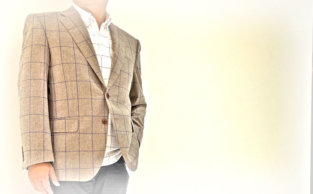 2299 イタリア・カノニコ モダンなベージュウインドウペンジャケット