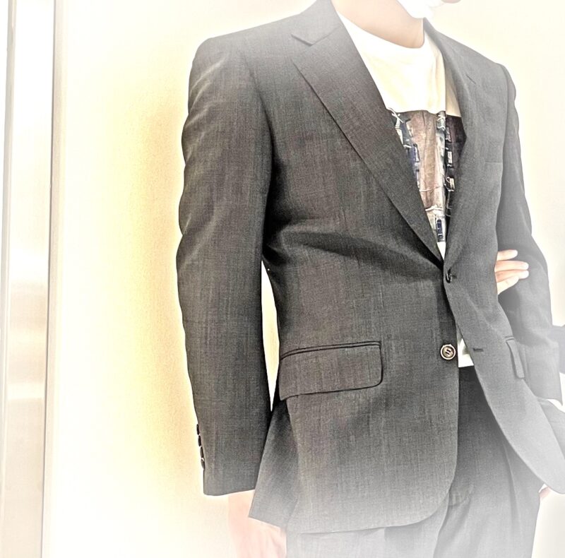 2317 モダンなグレースーツのアイキャッチ画像