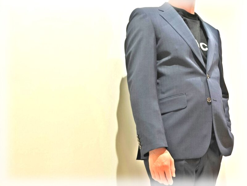 2357 ラグジュアリー感あるグレイビースーツのアイキャッチ画像