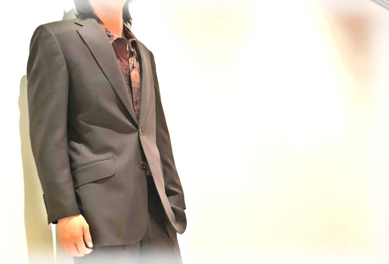 2348 モダンなブラウンスーツのアイキャッチ画像