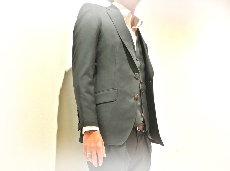 2346 イタリア・マルラーネのモダンなダークグリーンのアイキャッチ画像