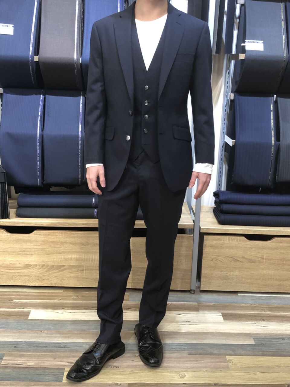 パワーストレッチでストレスフリーなネイビースーツ「MARLANE パワーストレッチでストレスフリーなネイビースーツ「MARLANE