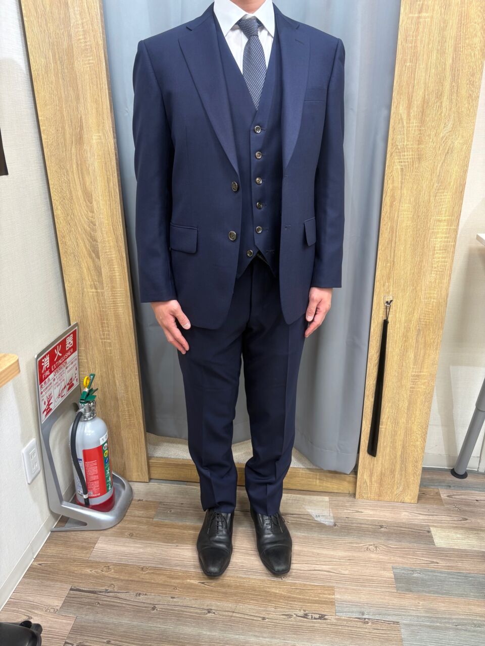 様々なシーンで使える紺3Pスーツ-川崎アゼリア店スーツ 様々なシーンで使える紺3Pスーツ-川崎アゼリア店スーツ