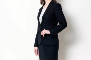 礼服を着たときはどのようなネクタイを締めるの？礼服×ネクタイのポイントをご紹介のアイキャッチ画像