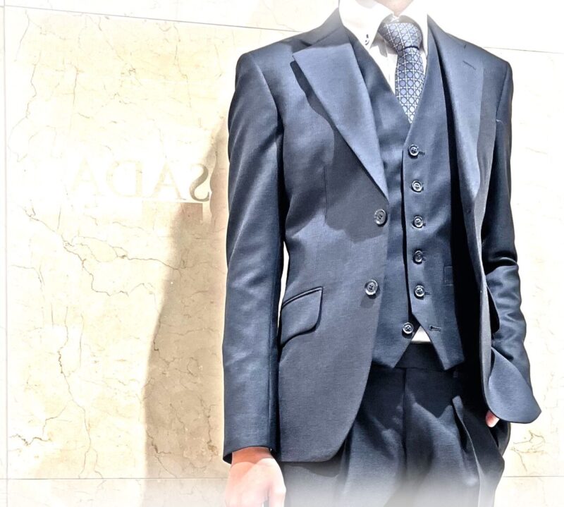 2408 王道のチャコールグレーのアイキャッチ画像