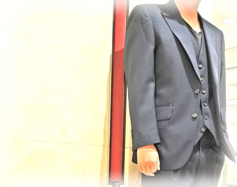 2415 モダンなレッドストライプのアイキャッチ画像