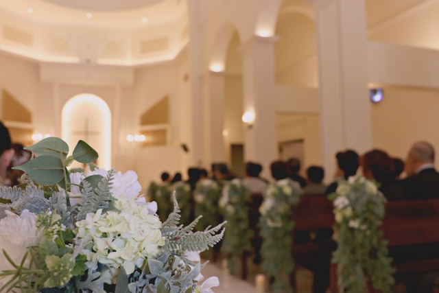 【立場別】結婚式のスーツ選び(友人/同僚/親族/主賓)