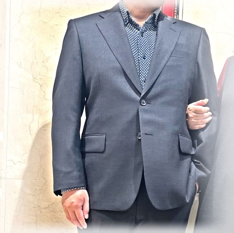 2445 モダンなモノトーングレーのアイキャッチ画像