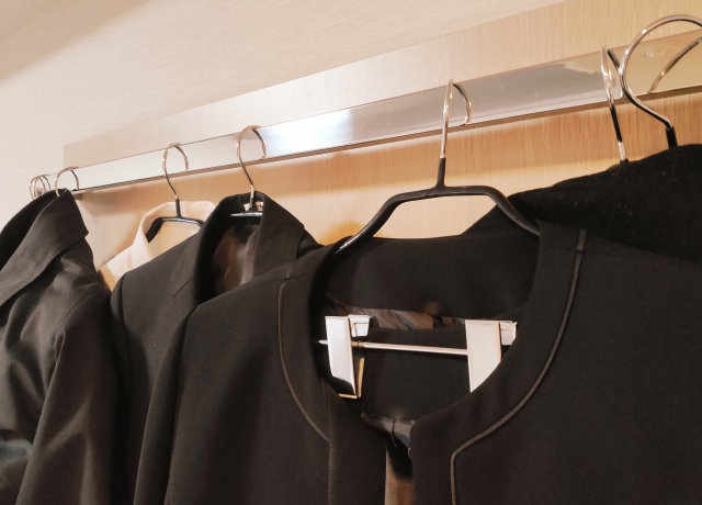 【季節別】女性礼服のコーディネート