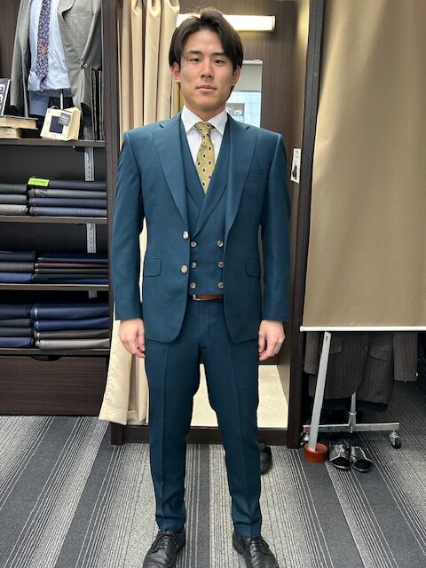 オシャレなス－ツ「エメラルド・ブル－」のアイキャッチ画像