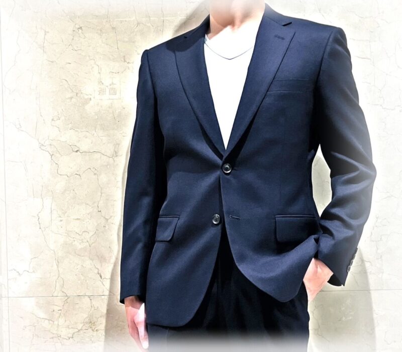 2467 王道のネイビースーツのアイキャッチ画像