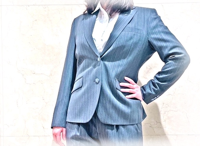 2499 落ち着いたグレーストライプのアイキャッチ画像
