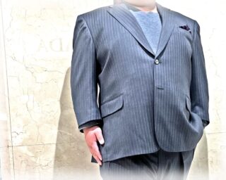 2569 落ち着いたチャコールグレーストライプの画像