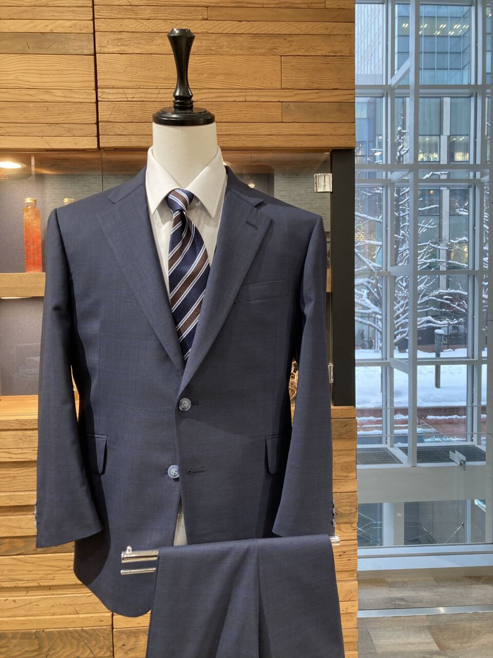新品 MARLANE(マルラーネ) ブルーネイビー スーツ Y5 試着のみ ネイビーブルーのグレンチェックで控えめにお洒落を楽しむ【MARLANE