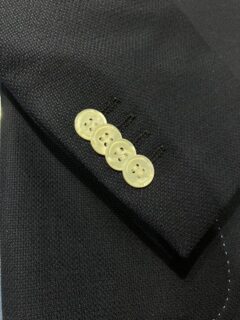 春夏におすすめ!✨涼しげな印象が最高に爽やかな貝釦のご紹介です!✨の画像