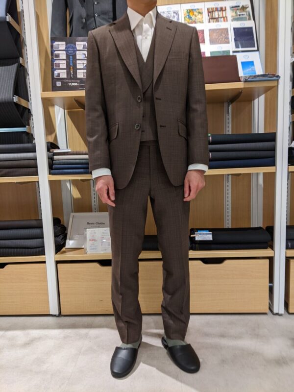 ハイグレード仕立て・茶系・Wool100%ナチュラルストレッチ&撥水素材&ペイズリー柄裏地のアイキャッチ画像