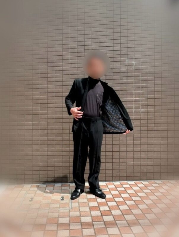 マオカラー(中国衿)のスーツのアイキャッチ画像