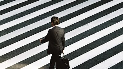 連休は終わってもオーダースーツは終わらない、続いてゆく👉のアイキャッチ画像