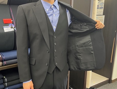 フォーマルスーツもお仕立て頂けます!のアイキャッチ画像
