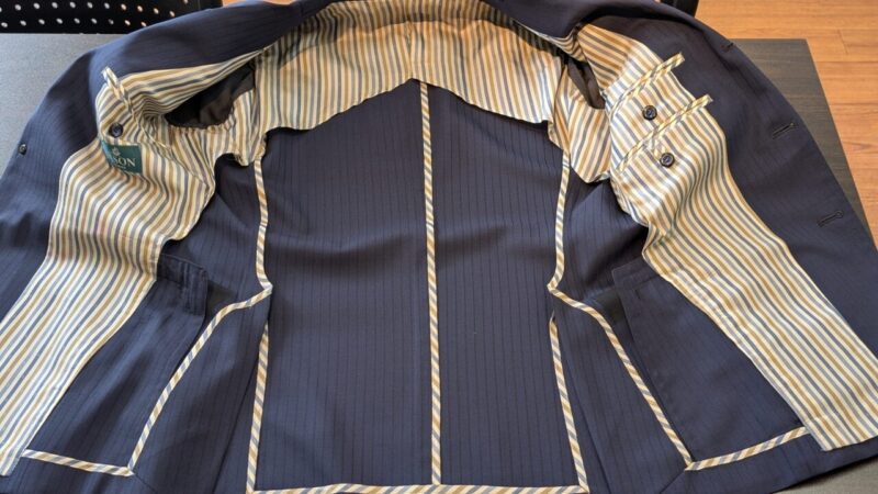 暑い夏には盛夏仕立てのジャケットがおすすめのアイキャッチ画像