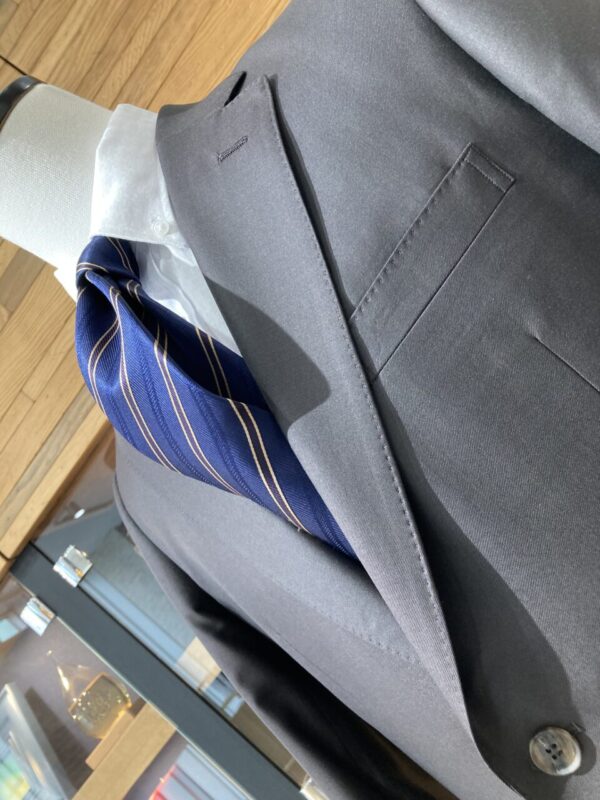 ”上品の極み”艶やかなダークブラウン【Ermenegildo Zegna】のアイキャッチ画像