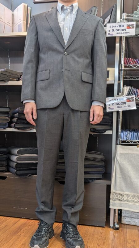 グレーチェックの春夏スーツのアイキャッチ画像