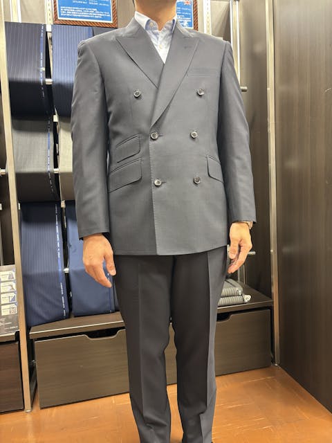 こだわりのダブルブレストスーツのアイキャッチ画像