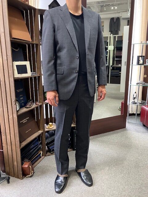 今季も大人気◎グレー×チェックのオトナスーツをお仕立ていただきました!のアイキャッチ画像