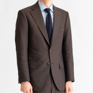 スーツのアンボタンマナーとは？女性や喪服の場合などシーンに合わせて紹介-オーダースーツSADAの画像