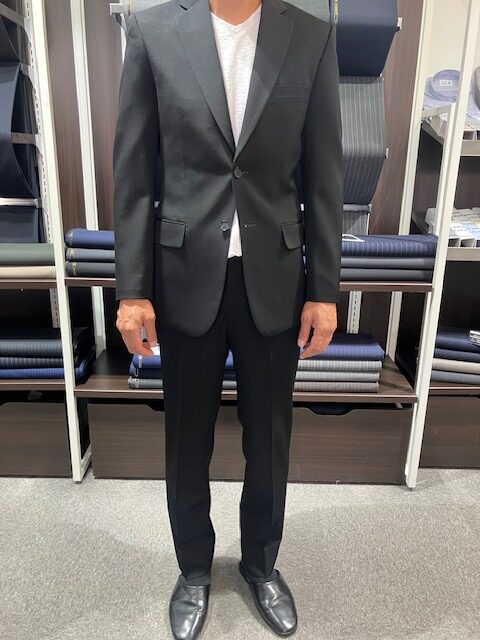 1着はもっておきたい礼服ですが、せっかくならオーダーでお仕立ていかがでしょうか。~生地の厚さやサイズ感もお好み通りです✨~のアイキャッチ画像