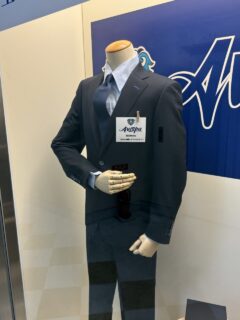選手と同じモデルのスーツをご自身のサイズで!の画像