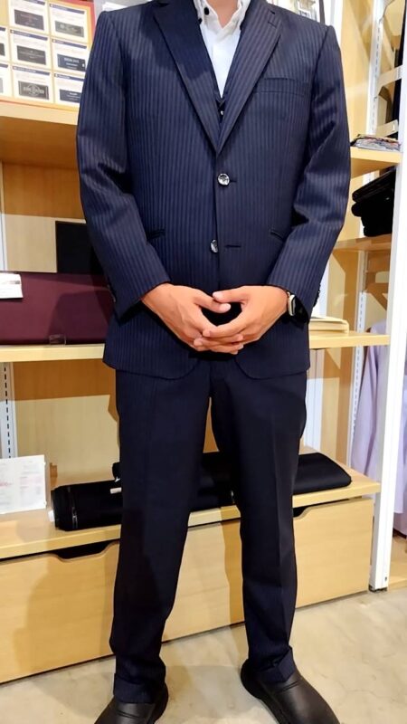 ハイグレード仕立て・紺系・Wool100%ナチュラルストレッチ&アソシエ・ペイズリー裏地のアイキャッチ画像