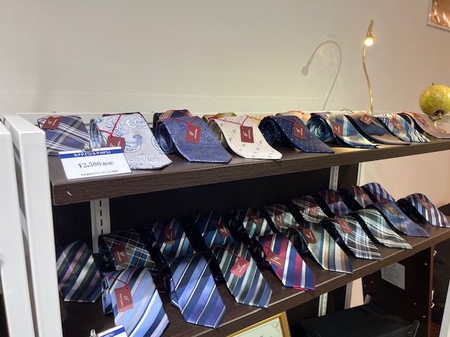 秋冬スーツの準備は”ネクタイ”も忘れちゃいけません!!👔👔のアイキャッチ画像